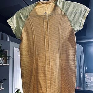 Lululemon T shirt - swiftly Tee